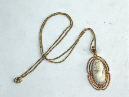 Vintage 10K Gold Carved Cameo Pendant Necklace 16 Inch JR1539