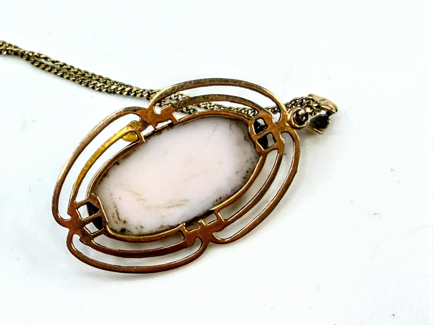 Vintage 10K Gold Carved Cameo Pendant Necklace 16 Inch JR1539