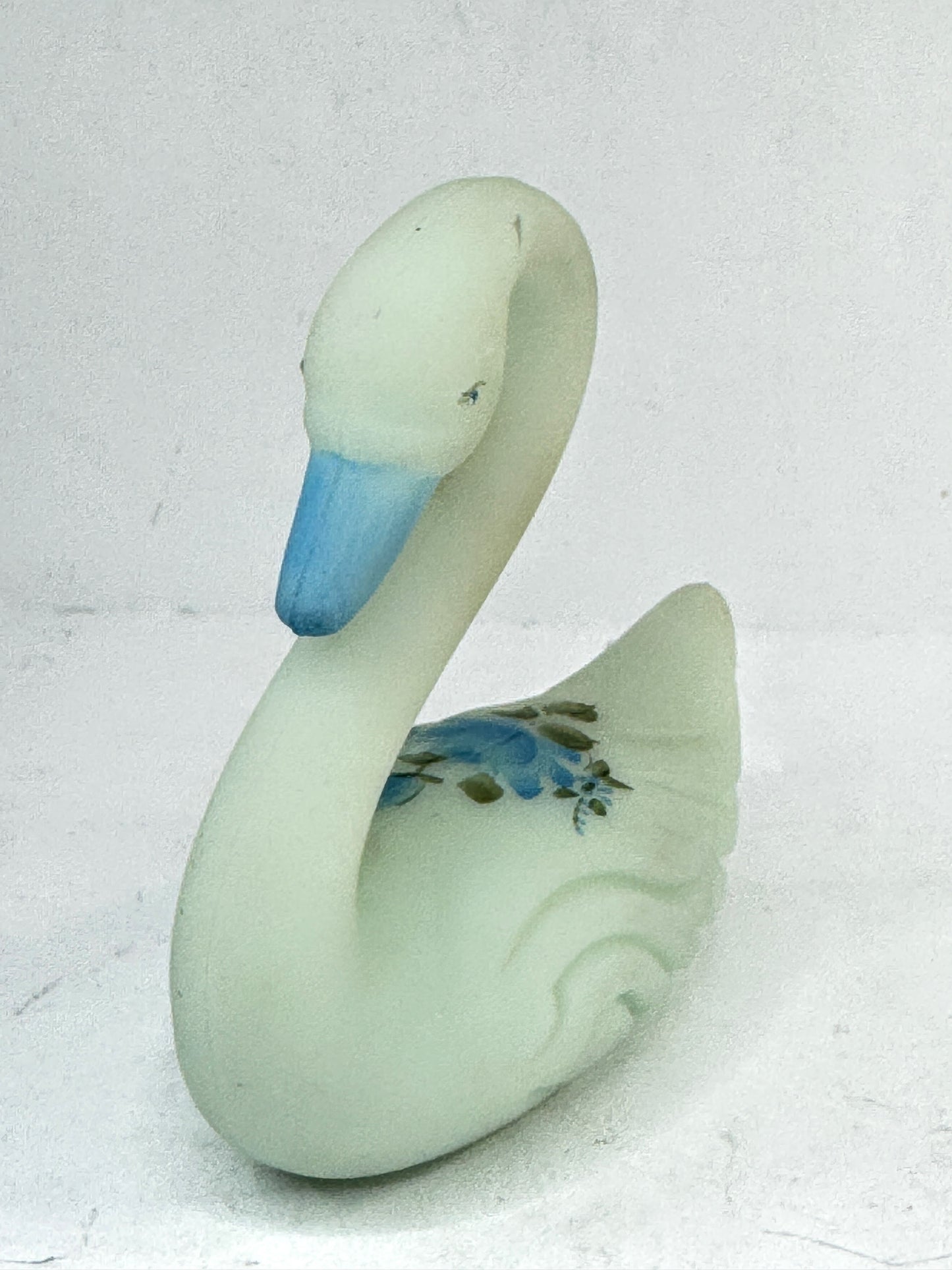 Vintage Hand Painted Swan Figurine Signed Frida Hubbard 1980 A292