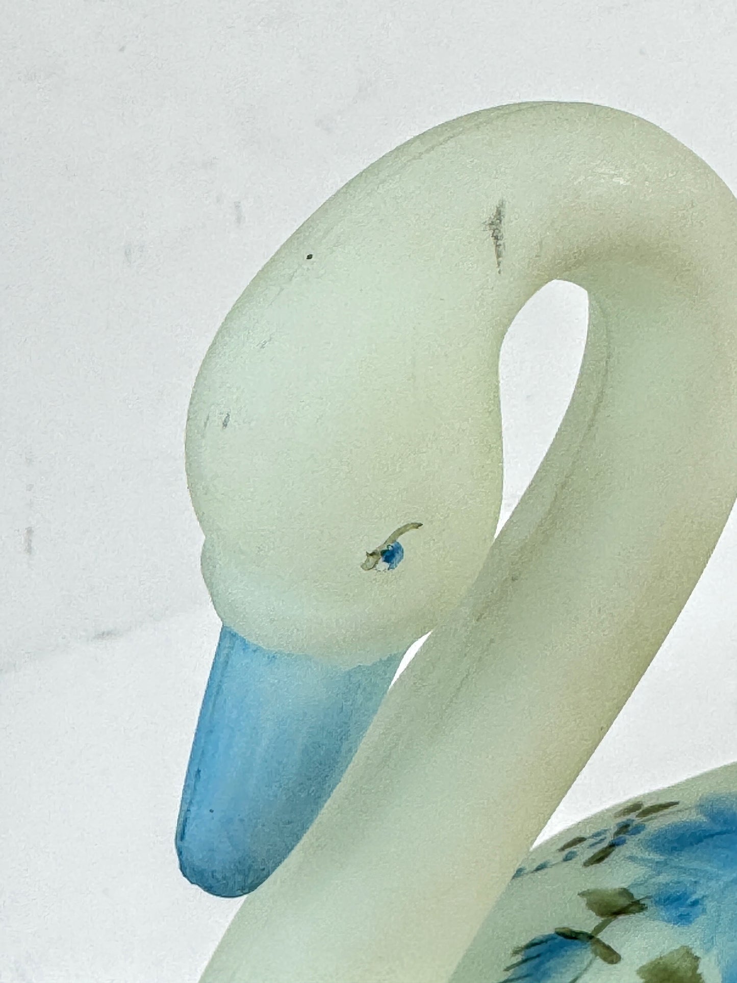 Vintage Hand Painted Swan Figurine Signed Frida Hubbard 1980 A292