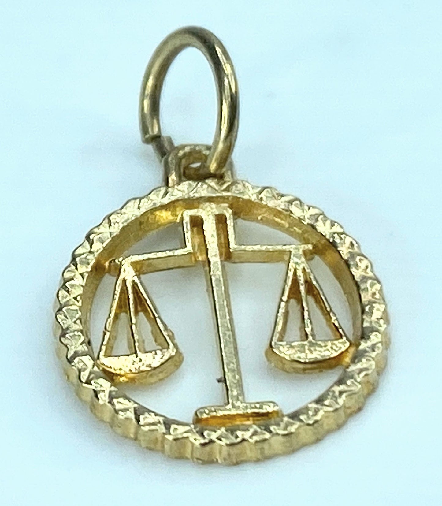 14K yellow gold Zodiac charm pendant 11.5mm JR9353