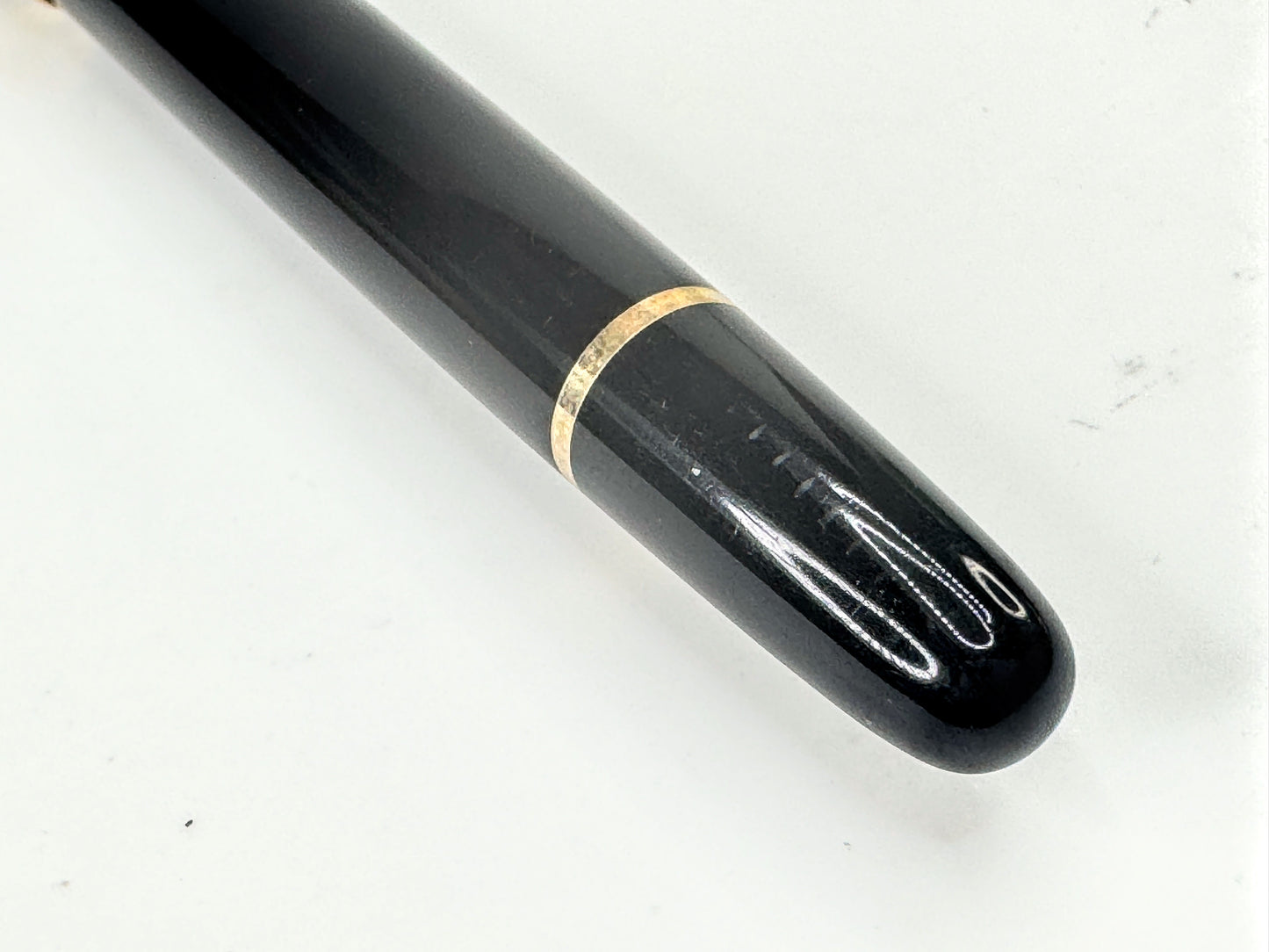 Vintage Montblanc Meisterstuck Classique 144 Fountain Pen 14K Med nib SS396