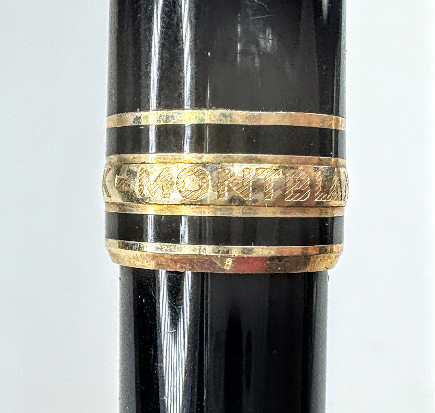 Vintage Montblanc Meisterstuck Classique 144 Fountain Pen 14K Med nib SS396