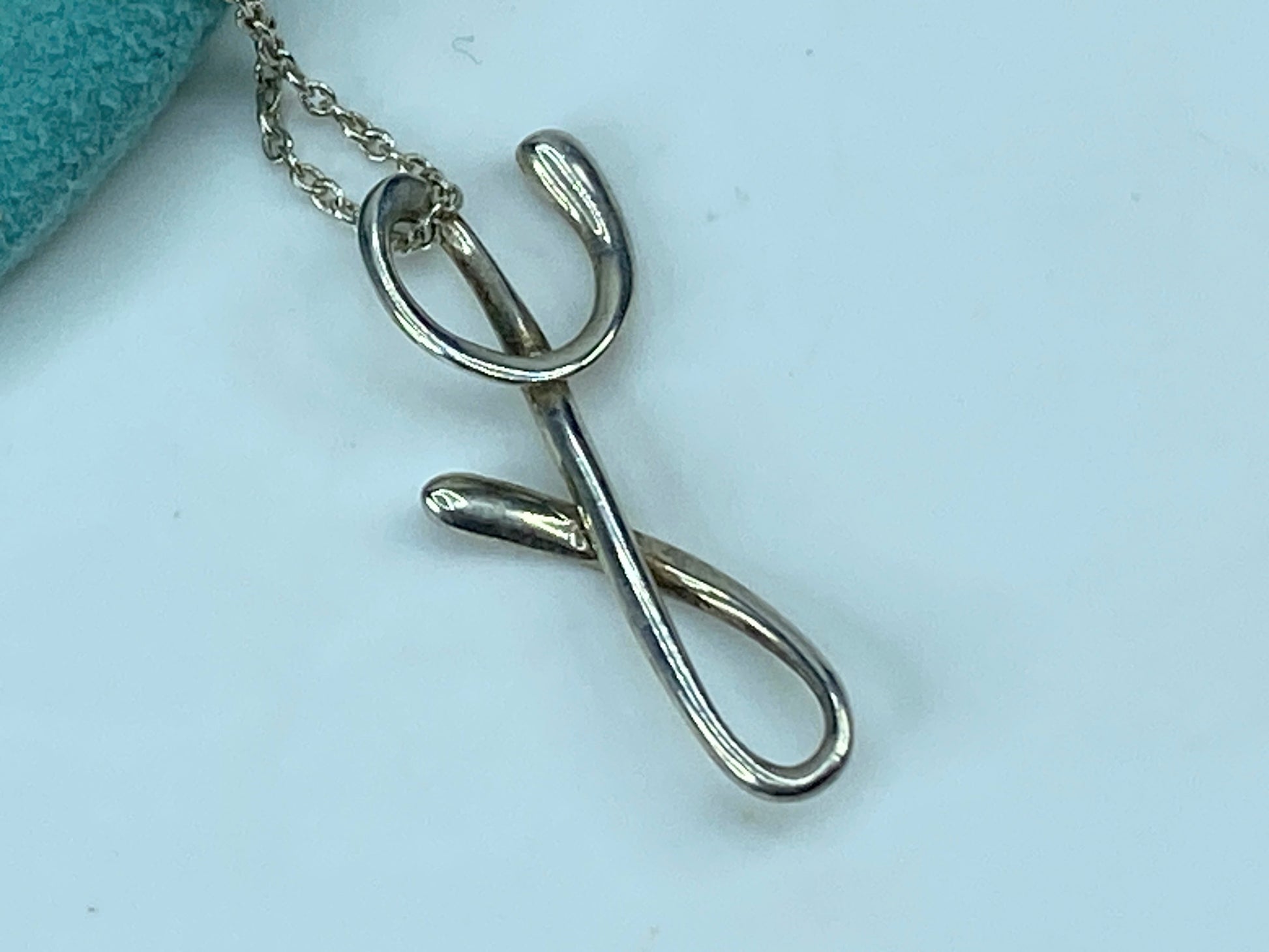 Tiffany & Co. Elsa Peretti initial "y" Pendant Necklace sterling silver JR334