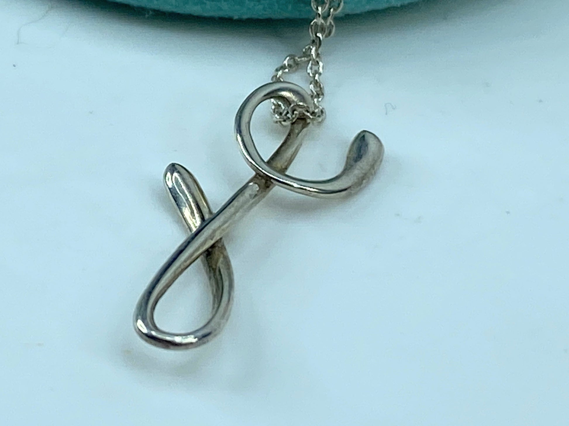Tiffany & Co. Elsa Peretti initial "y" Pendant Necklace sterling silver JR334