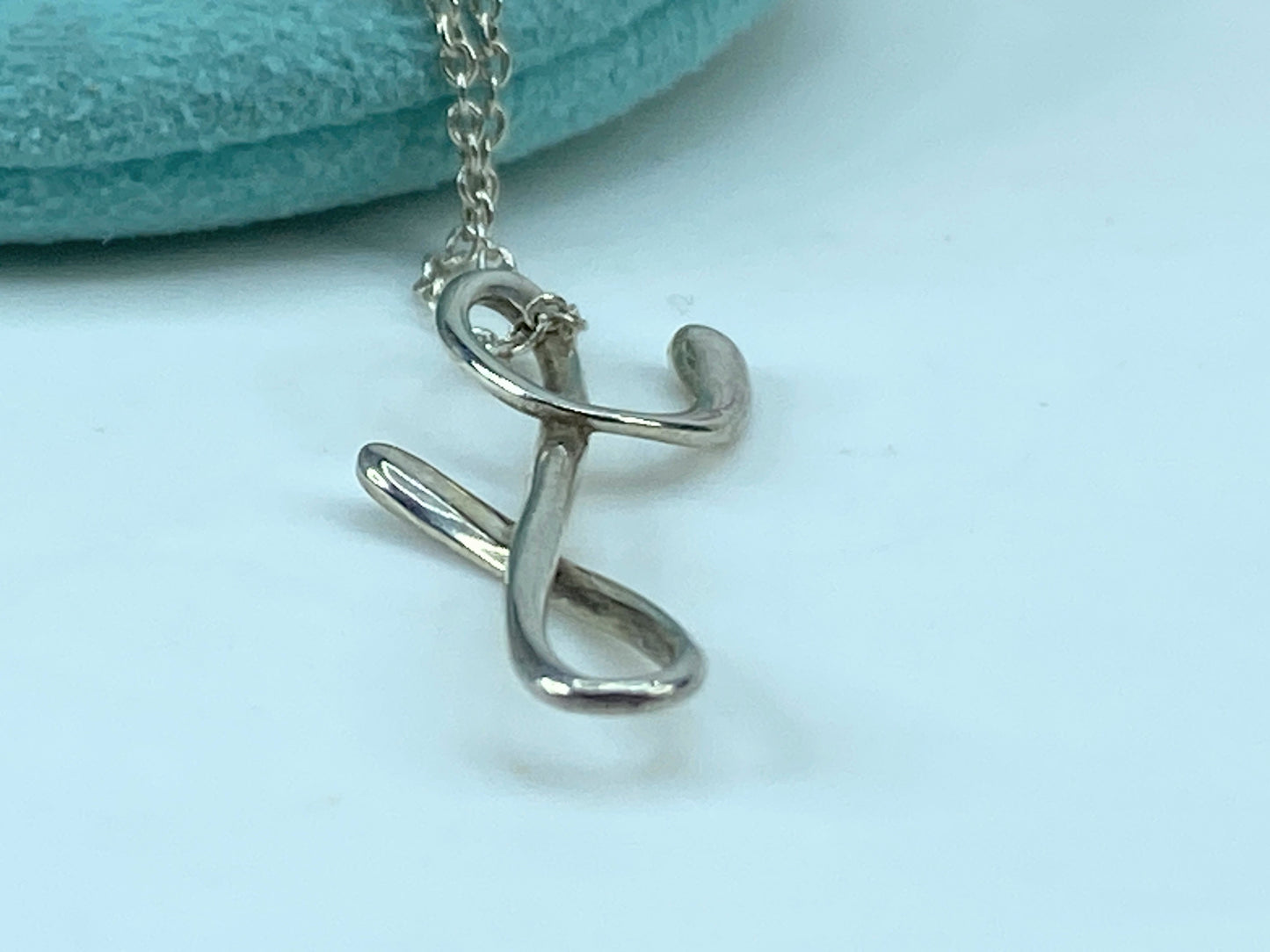 Tiffany & Co. Elsa Peretti initial "y" Pendant Necklace sterling silver JR334