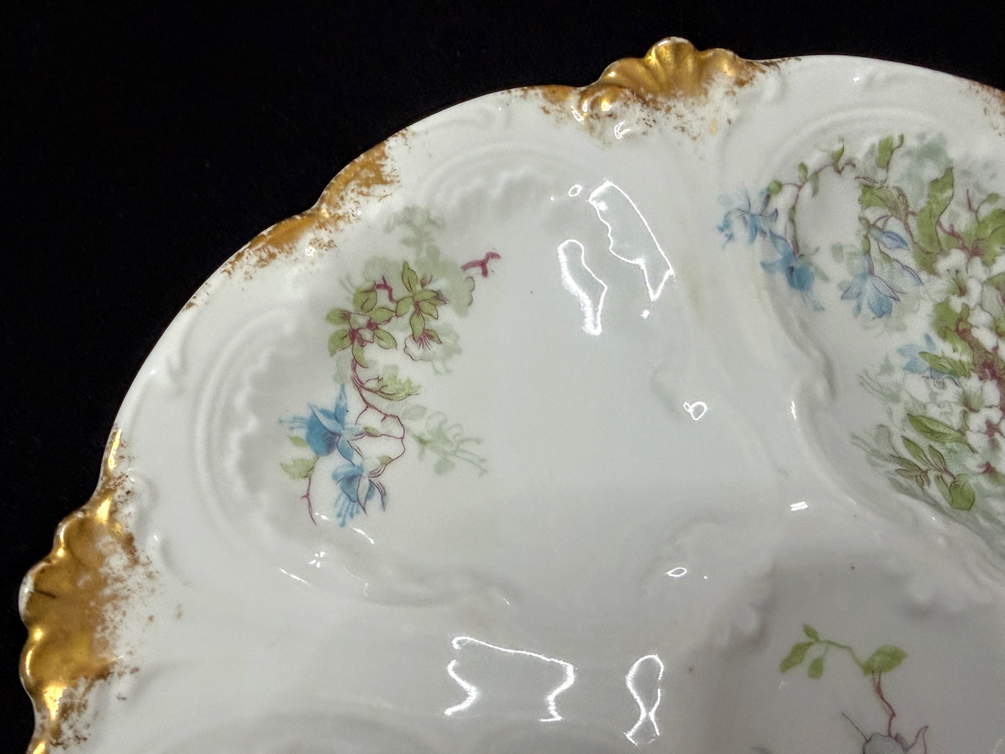 Antique Limoges Porcelain Floral Oyster Plate Gilt Trim 7.5 Inch A892