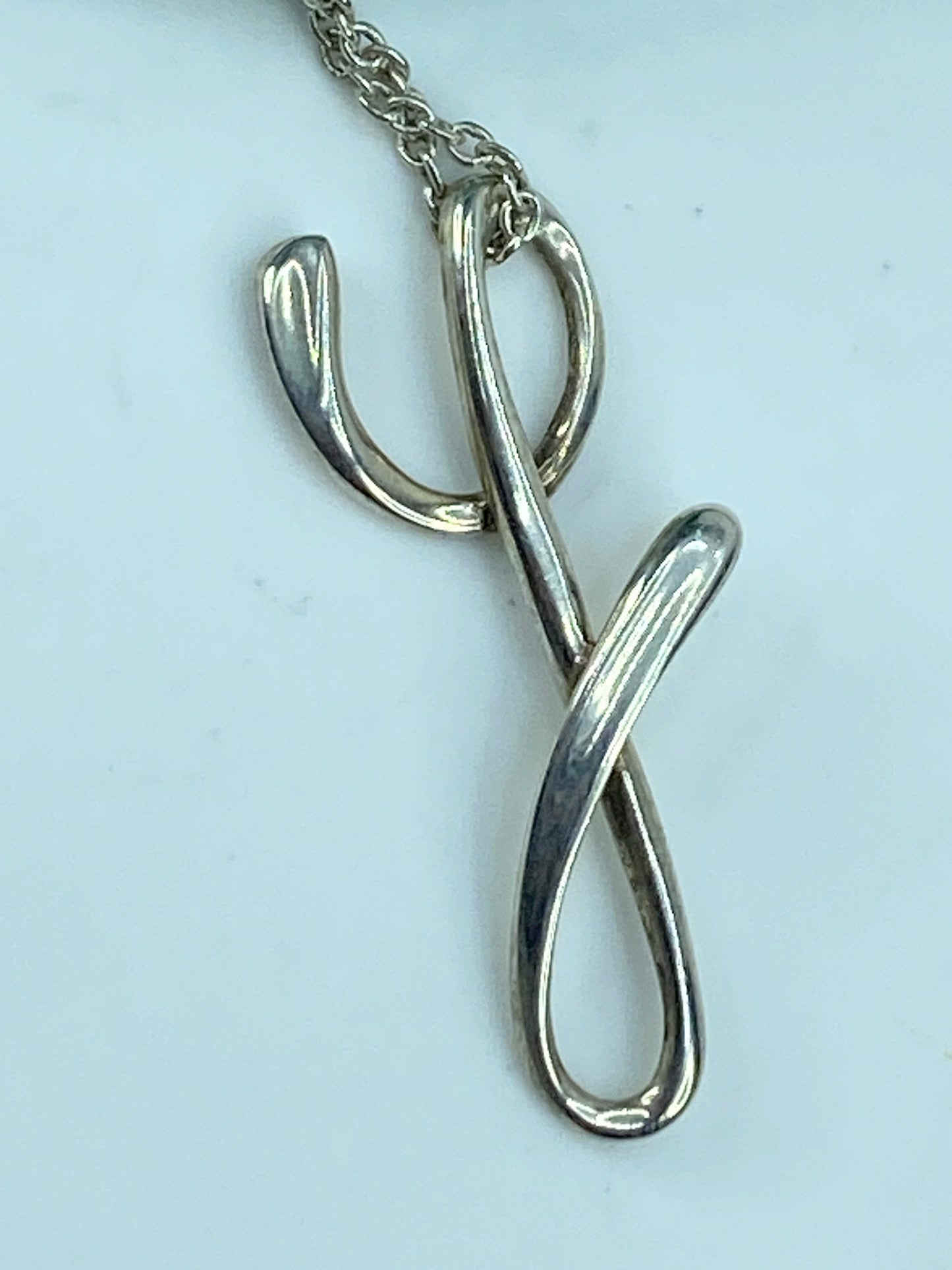 Tiffany & Co. Elsa Peretti initial "y" Pendant Necklace sterling silver JR334