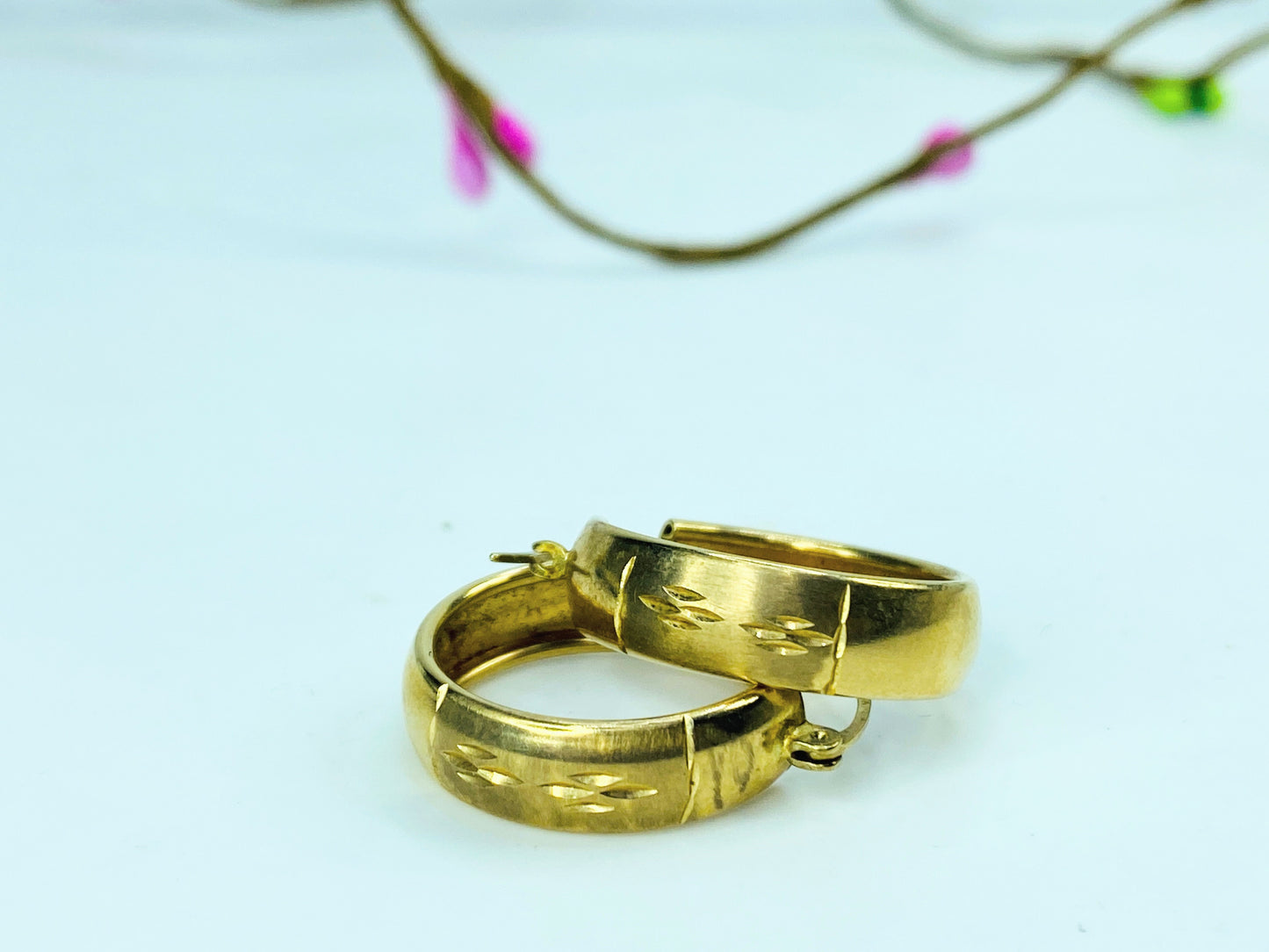 10K yellow gold 6mm Diamond etched satin hoop earrings 3.6g JR1003