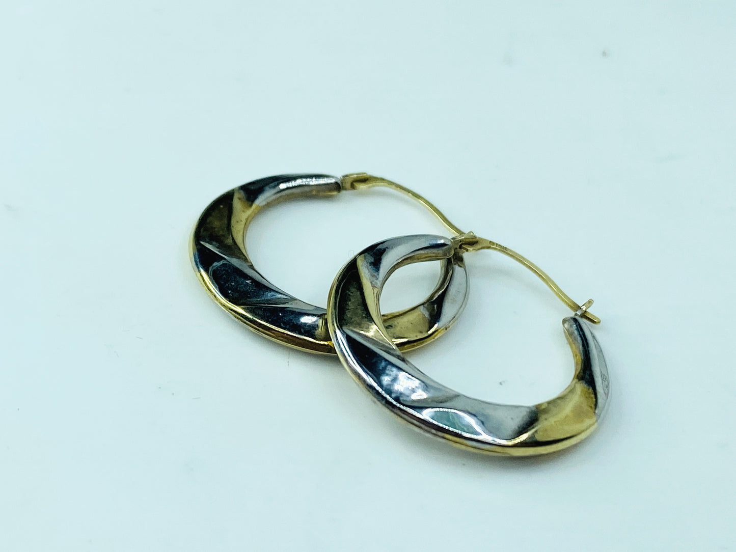 10K two tone gold Hoop dangle earrings 1.0" x 11/16" 0.8g JR1004