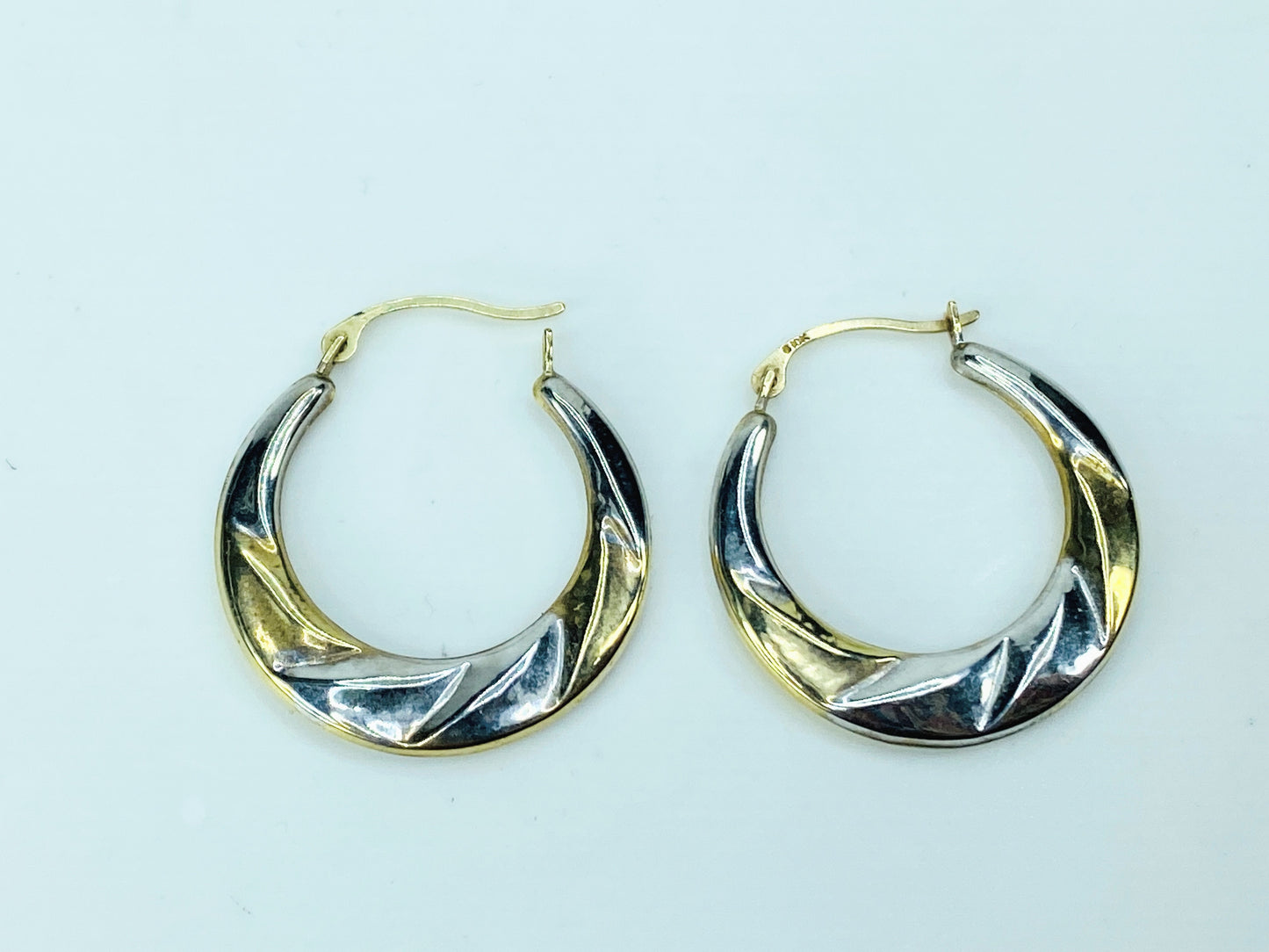10K two tone gold Hoop dangle earrings 1.0" x 11/16" 0.8g JR1004
