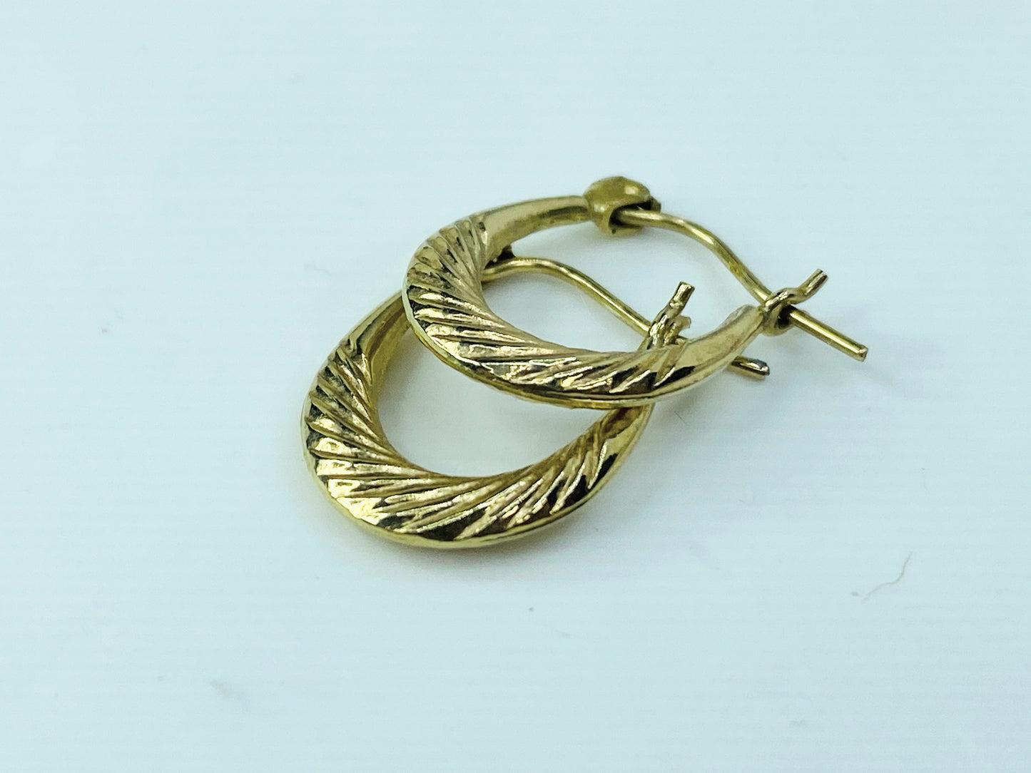 10K yellow gold strip etched hoop dangle earrings 3/4" 0.9g JR1006