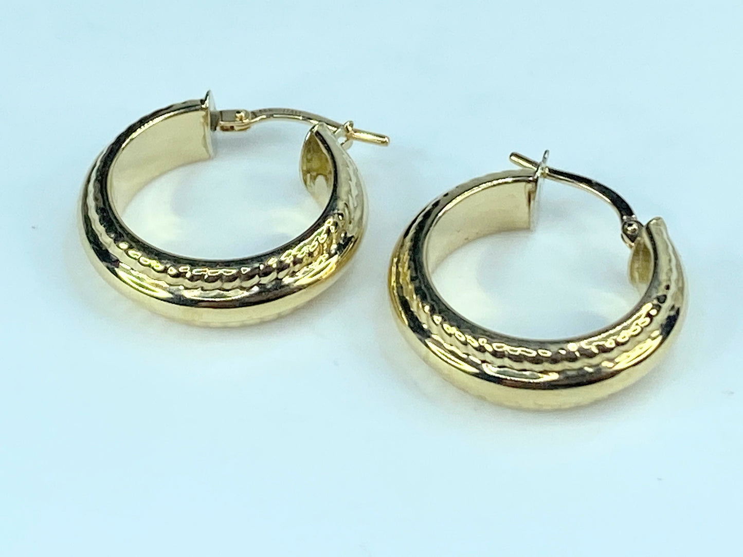 Italy 14K gold woven border hoop dangle earrings 2.3g JR9215