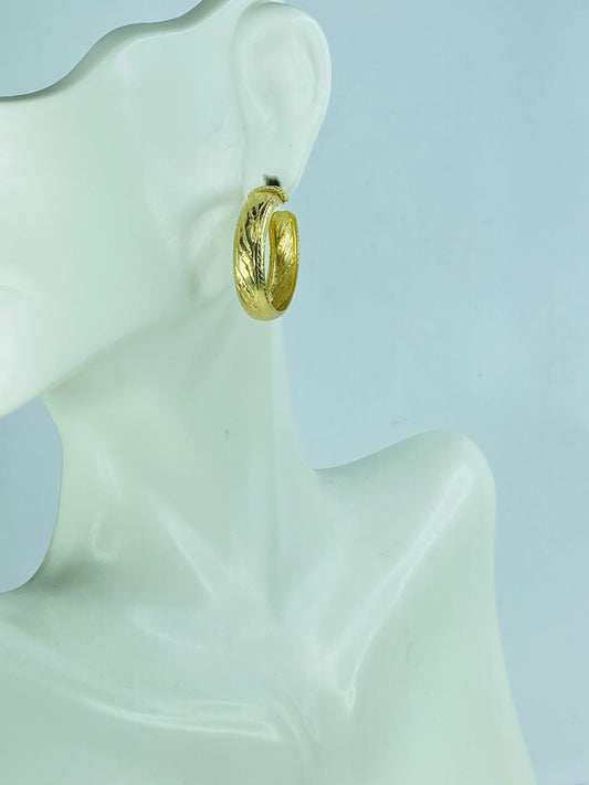 14K yellow gold 6.0mm satin etched surface earrings 3.2g 1.0" JR1007