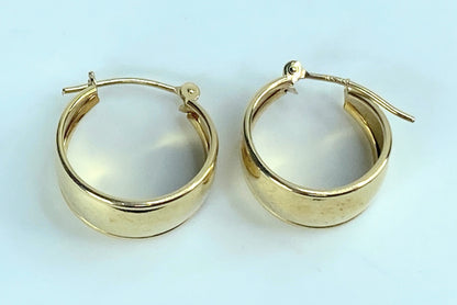 14K gold Wide band shiny gloss hoop earrings 1.8g JR9213