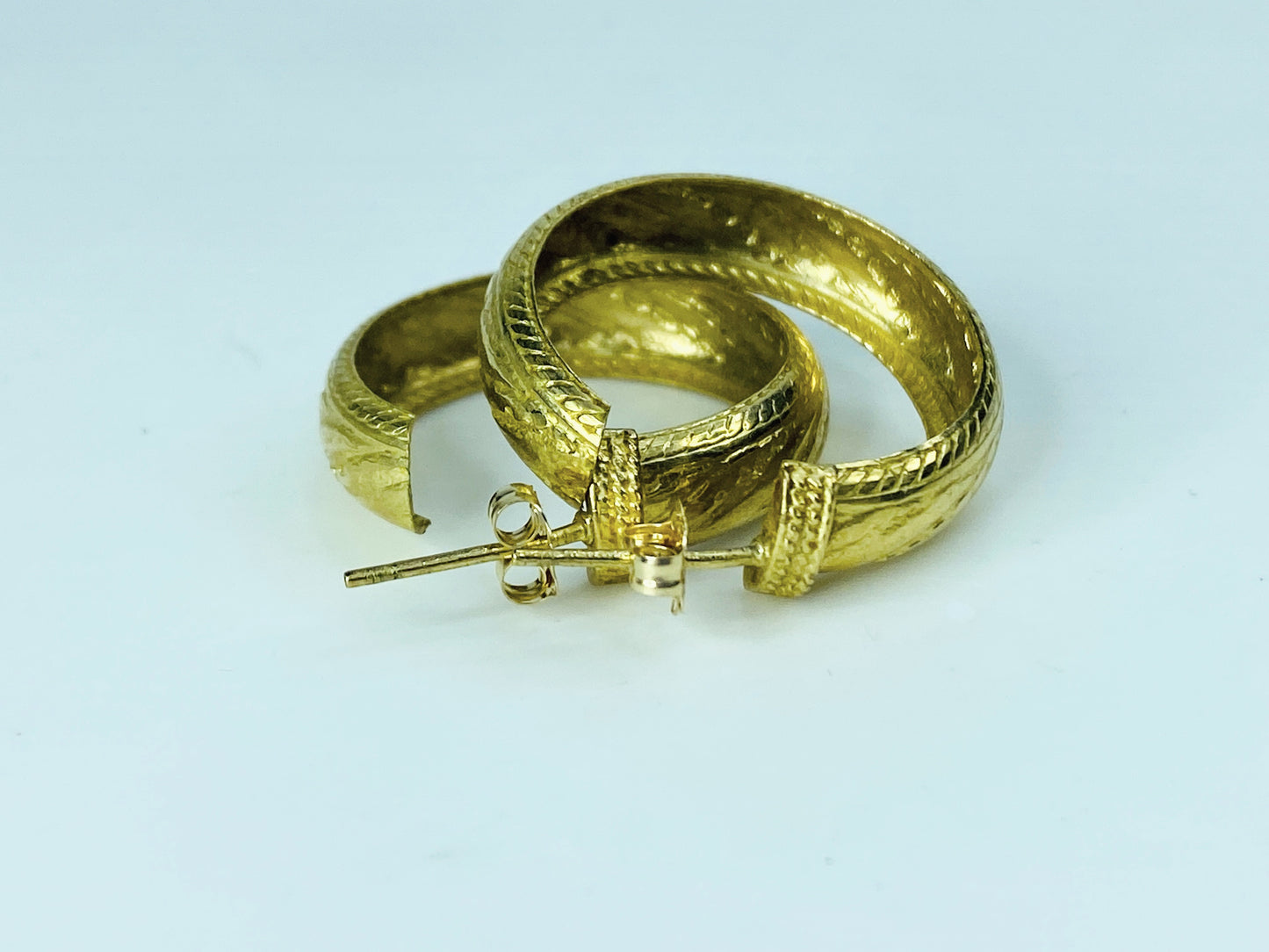 14K yellow gold 6.0mm satin etched surface earrings 3.2g 1.0" JR1007