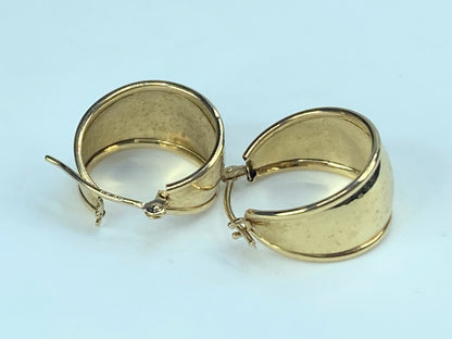 14K gold Wide band shiny gloss hoop earrings 1.8g JR9213