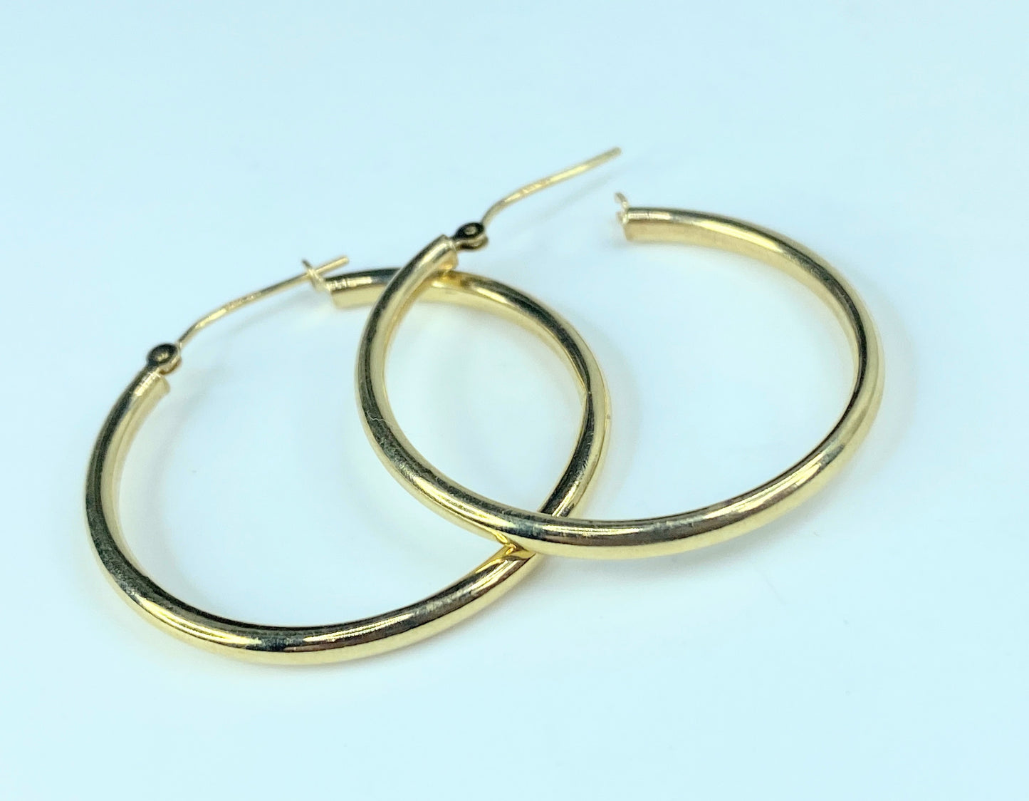 Classic 14K gold 2.5mm wide 30.0mm Gloss Hoop earrings 1.2g JR9216