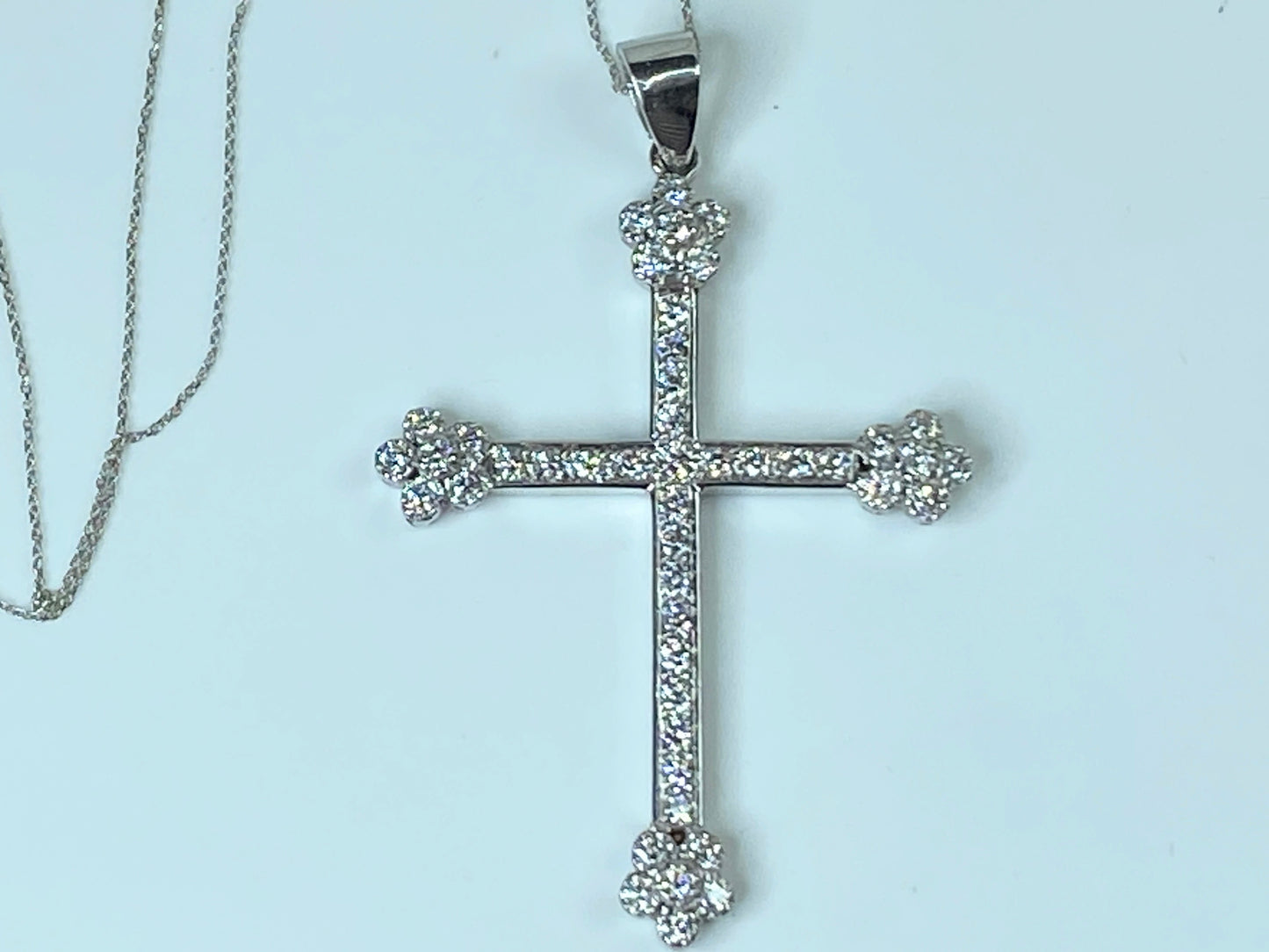 Diamond cluster Classic Cross necklace in 18K white gold