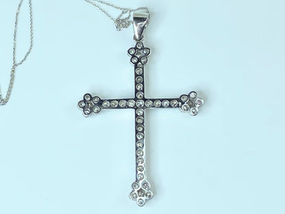 Diamond cluster Classic Cross necklace in 18K white gold