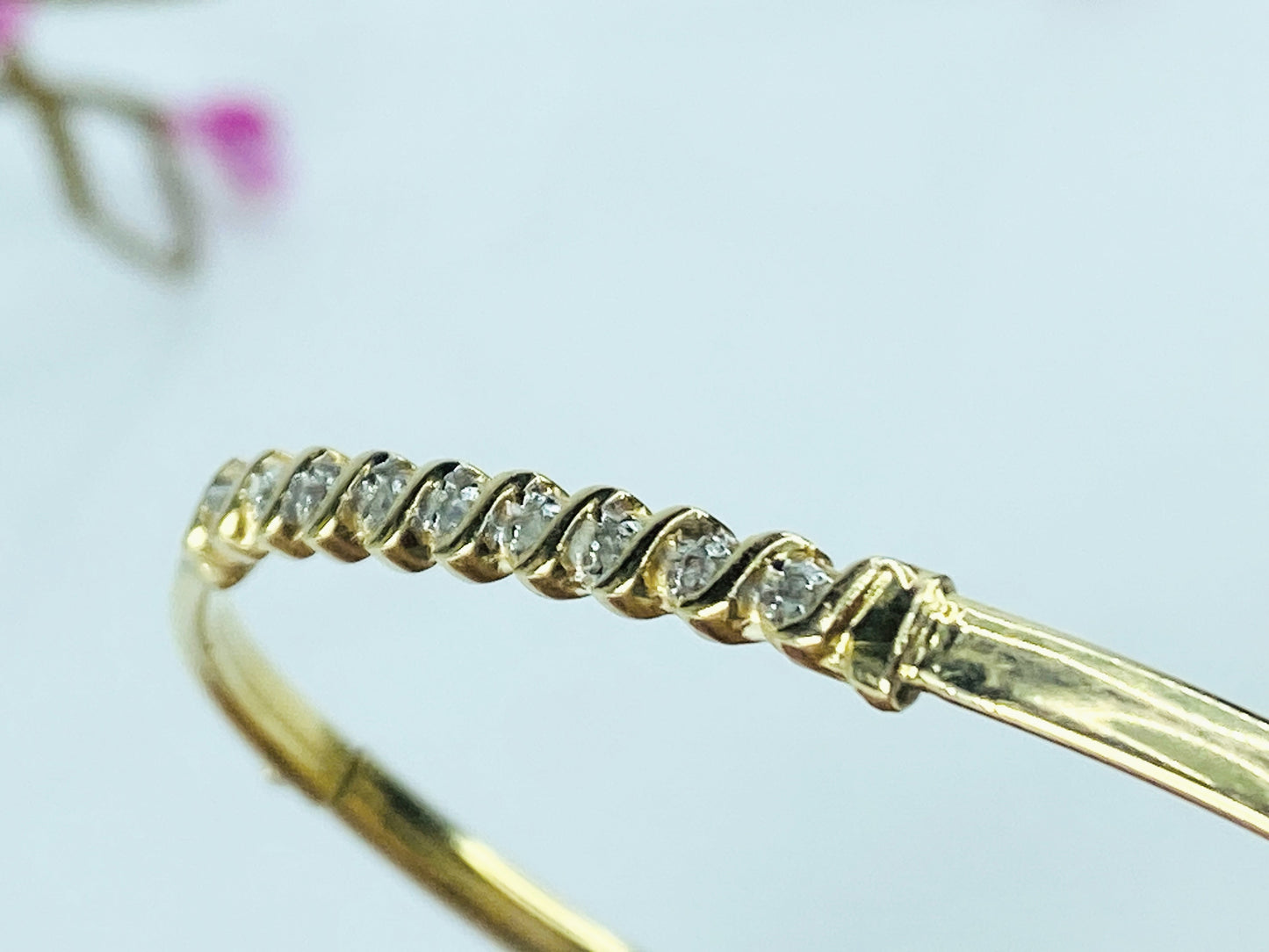 Bracelet bangle 10-carat yellow gold 9 round diamonds bangle 7" 4.8g JR1014