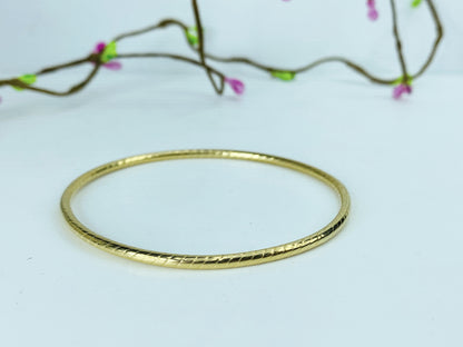 14k Yellow Gold 2.65mm Stackable Slip-on texture ribbed bangle 7.5" 5.34g JR1015