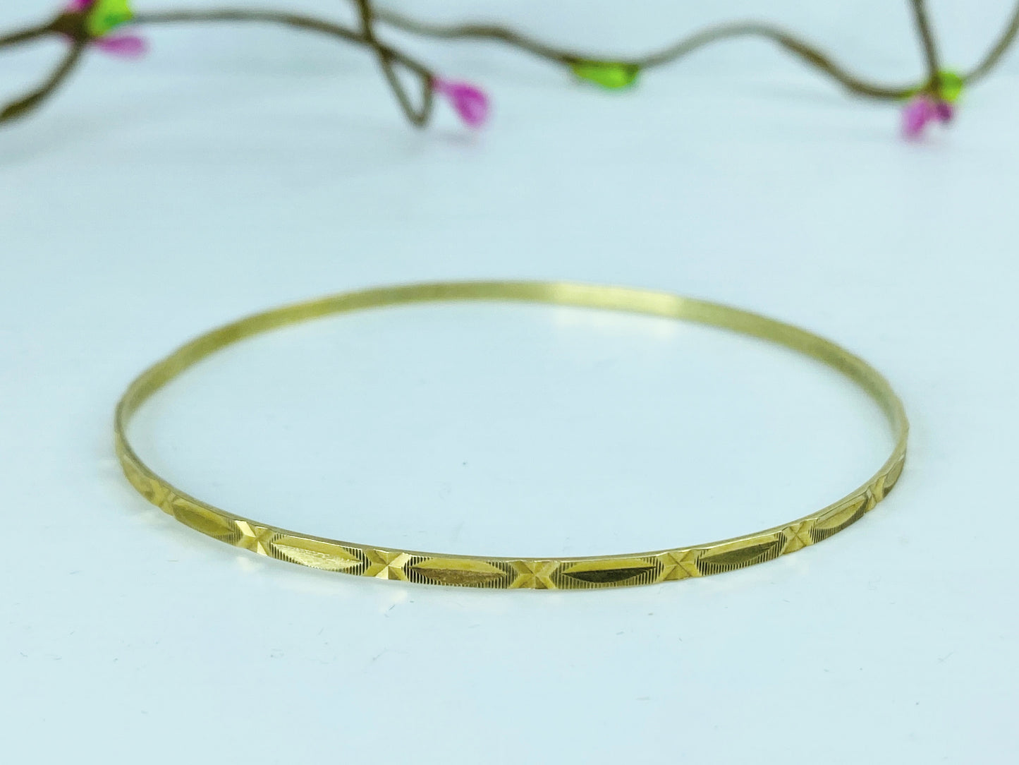 14K yellow gold 3.0mm slip-on stackable diamond-cut etched bangle 4.1g JR1016