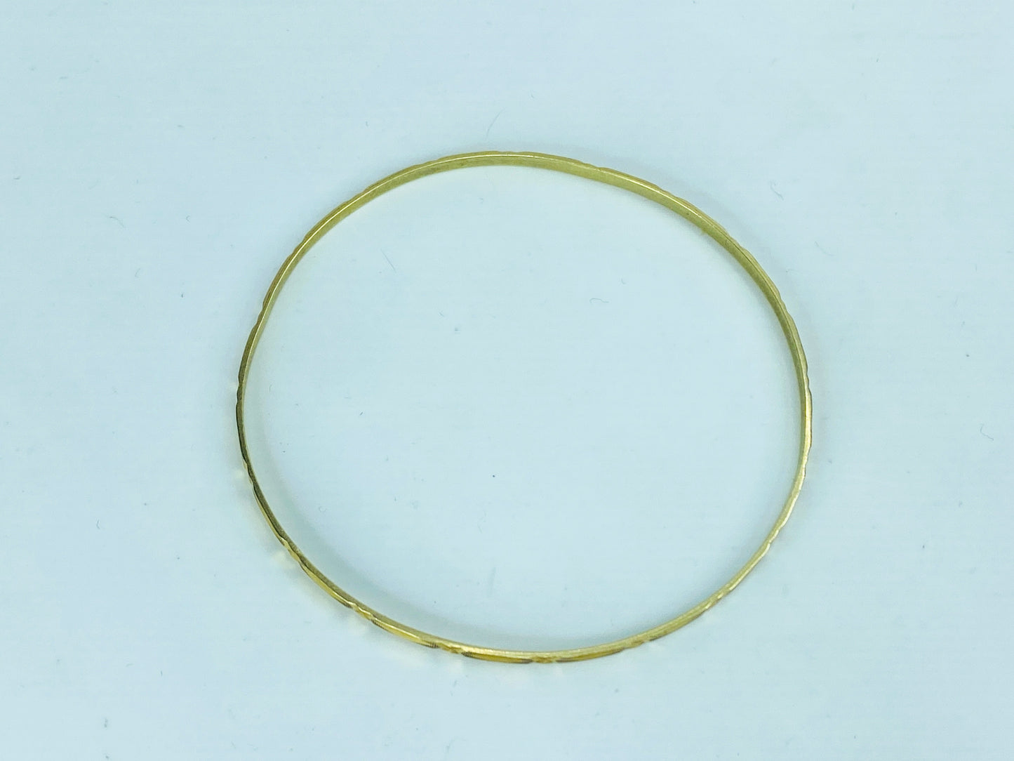 14K yellow gold 3.0mm slip-on stackable diamond-cut etched bangle 4.1g JR1016