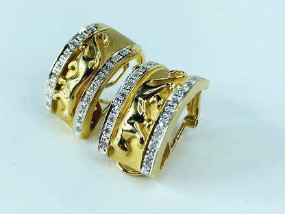 18k Two-tone J-hook Earrings with Panther Accents and Pavé Diamonds 7/8" JR1018