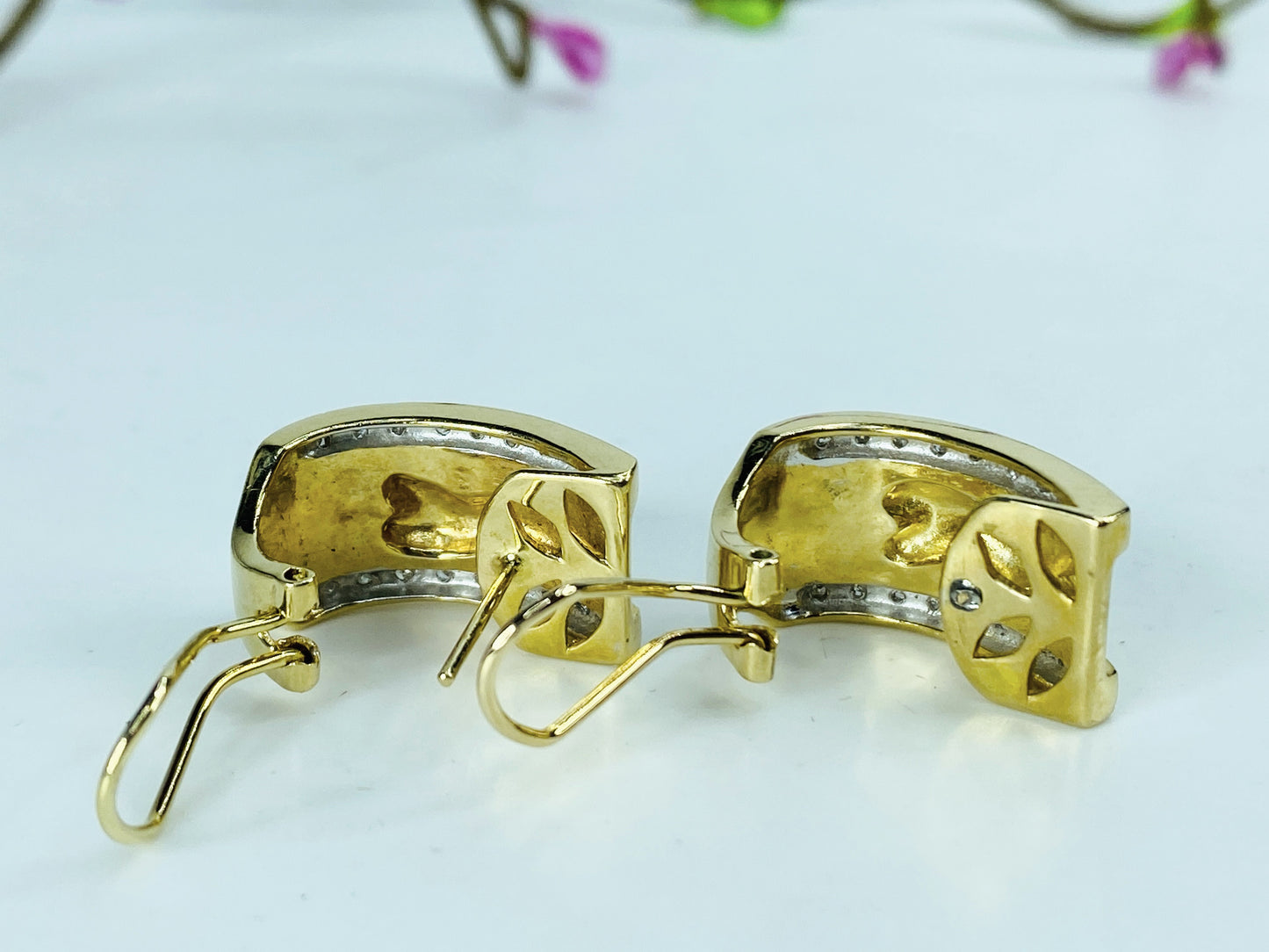 18k Two-tone J-hook Earrings with Panther Accents and Pavé Diamonds 7/8" JR1018