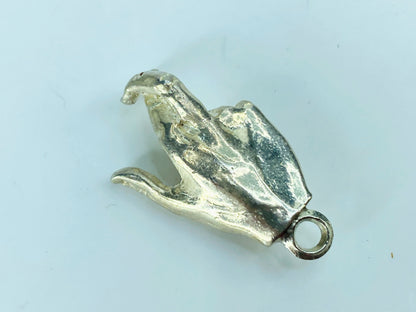 Solid Sterling Lucky Crossed Fingers Sign Language 18.5 x 14 x 11.2 6.9g JR1021