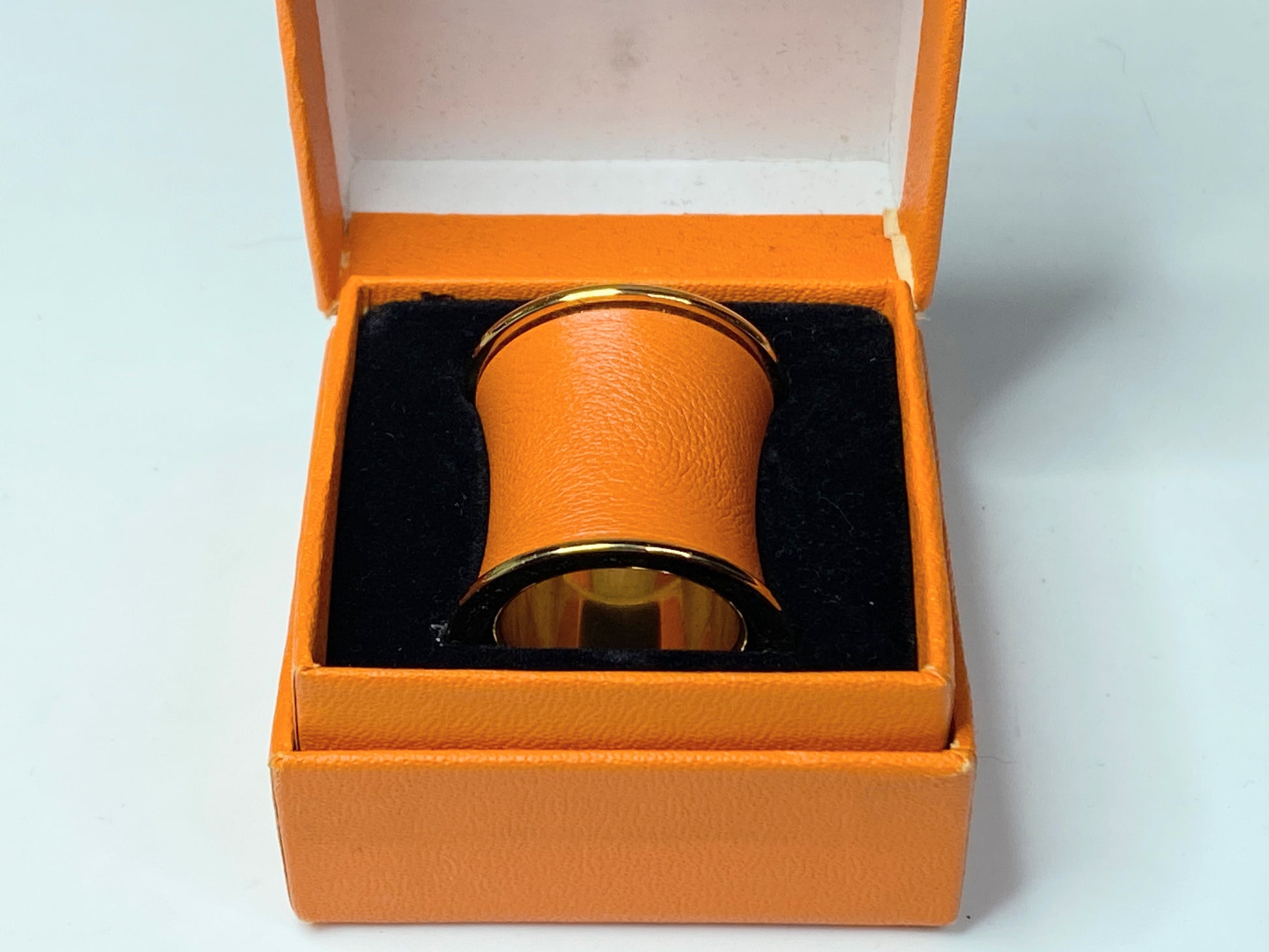 Hermès Ring Orange Metal Scarf Ring Hermes Gold in box GS390