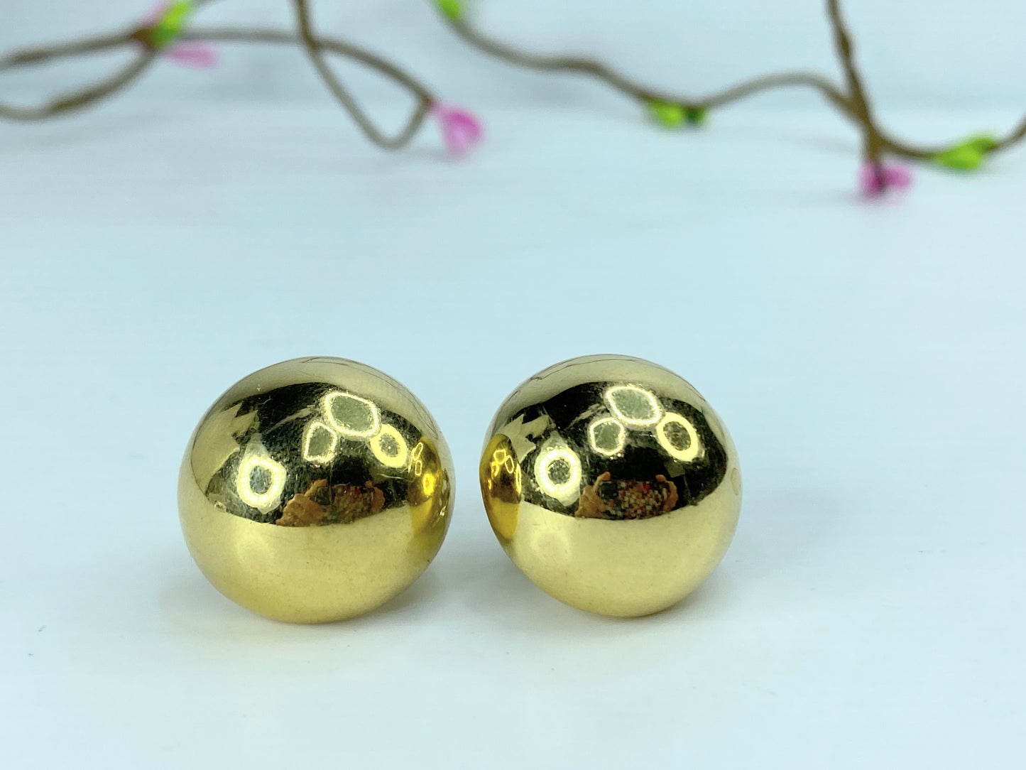 18K yellow gold button dome French back clip on earrings 10.4g JR1023