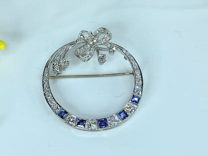 Art Deco 10K Diamond Sapphire Bow motif circular brooch 10.7g 1 3/4"