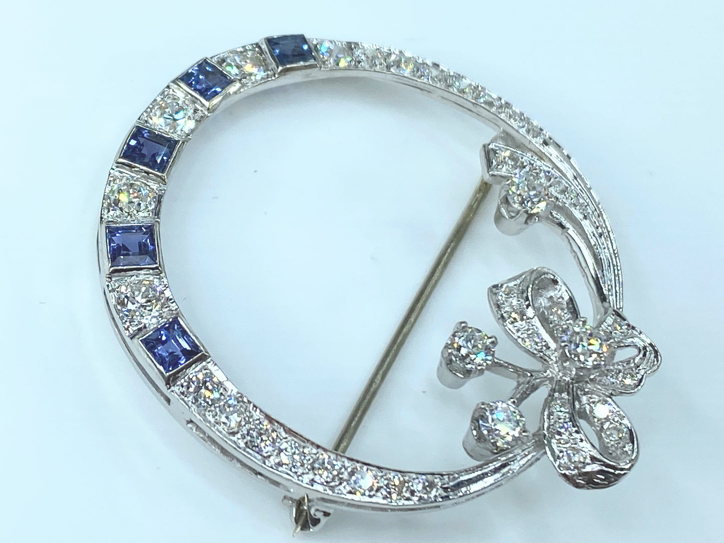 Art Deco 10K Diamond Sapphire Bow motif circular brooch 10.7g 1 3/4"