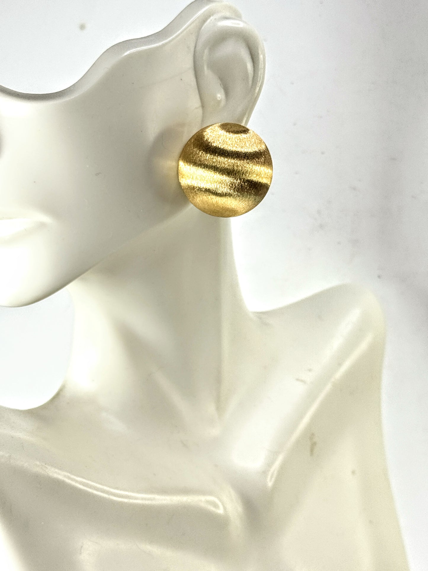 Vintage Italian 18K Yellow Gold Brushed Dome Omega Clip Earrings 13.7g JR1673