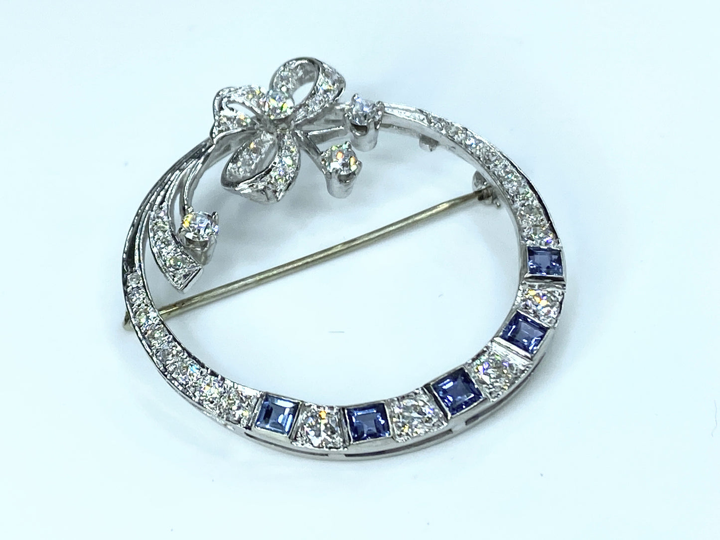 Art Deco 10K Diamond Sapphire Bow motif circular brooch 10.7g 1 3/4"