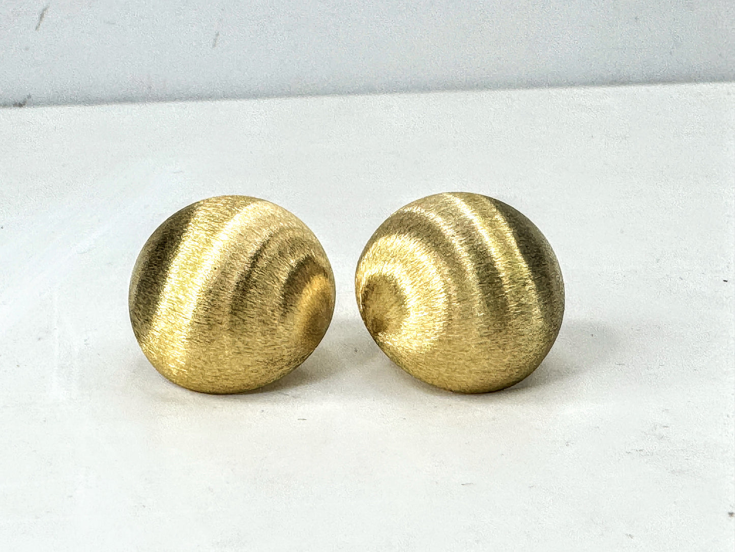 Vintage Italian 18K Yellow Gold Brushed Dome Omega Clip Earrings 13.7g JR1673