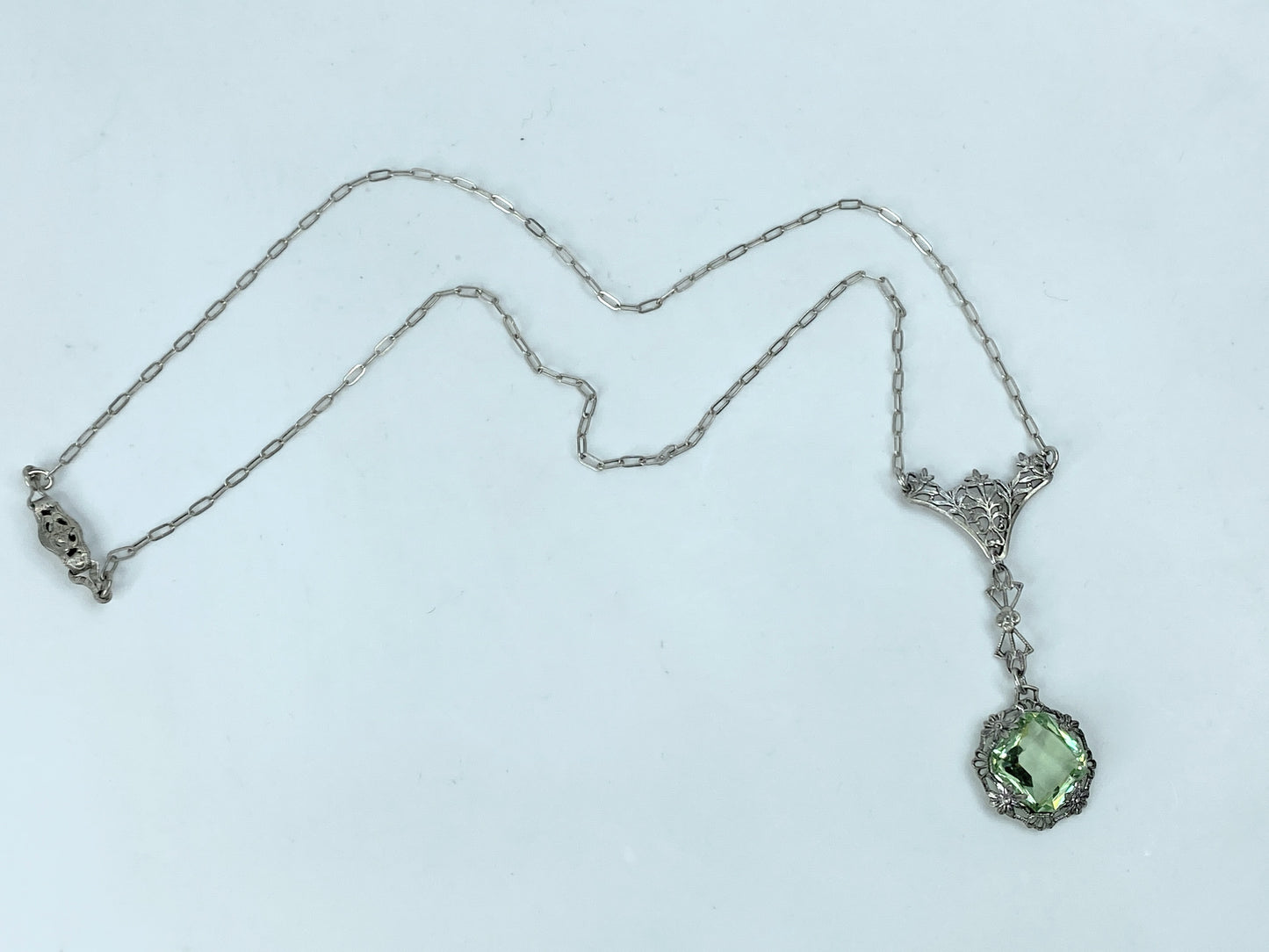 Art Deco Green Camphor Glass Filigree Crystal Necklace, cable chain 15" JR1027