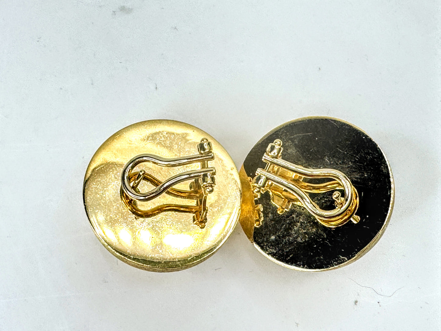 Vintage Italian 18K Yellow Gold Brushed Dome Omega Clip Earrings 13.7g JR1673