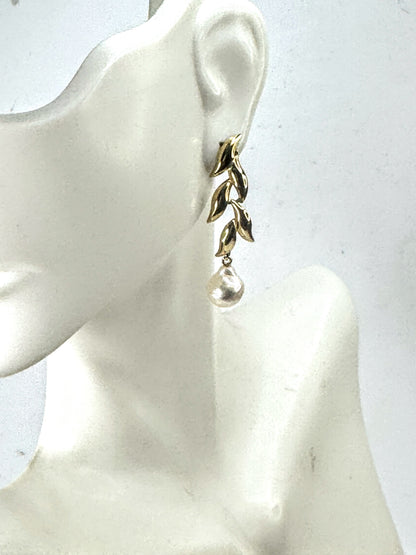 Vintage 14K Yellow Gold Leaf Drop Dangle Earrings with Baroque Pearls JR1675