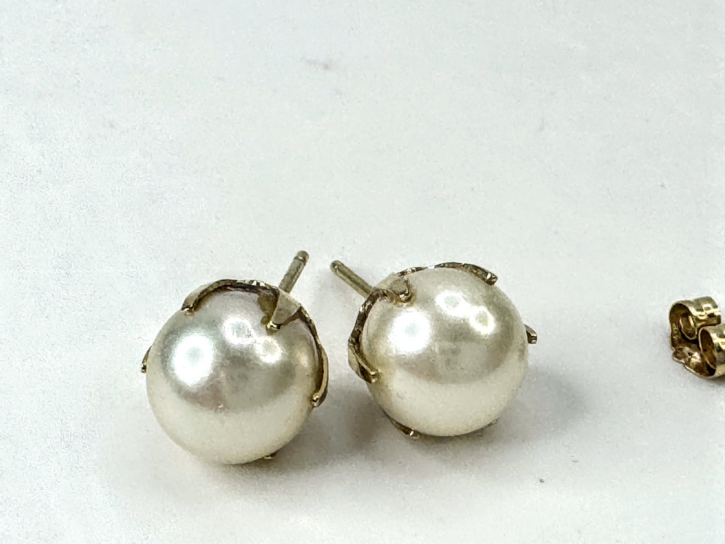 Mid-century 8.14mm  14K Gold Pearl Stud Earrings JR1677