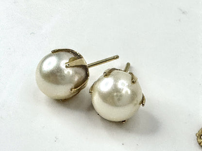 Mid-century 8.14mm  14K Gold Pearl Stud Earrings JR1677