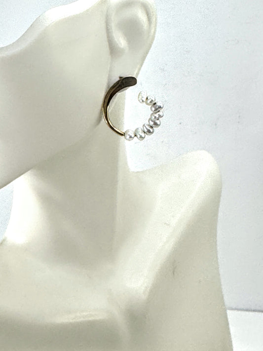 Mid century 14K Gold Freshwater Pearl Open Hoop Ear Climber Earrings Pair JR1671