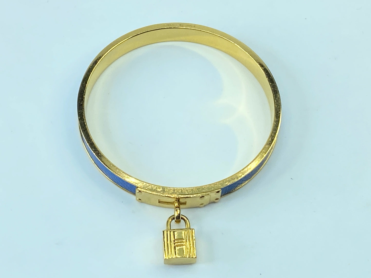 Hermes Courchevel Kelly Lock Cadena Brighton Bleu leather bangle 7.5" GS409