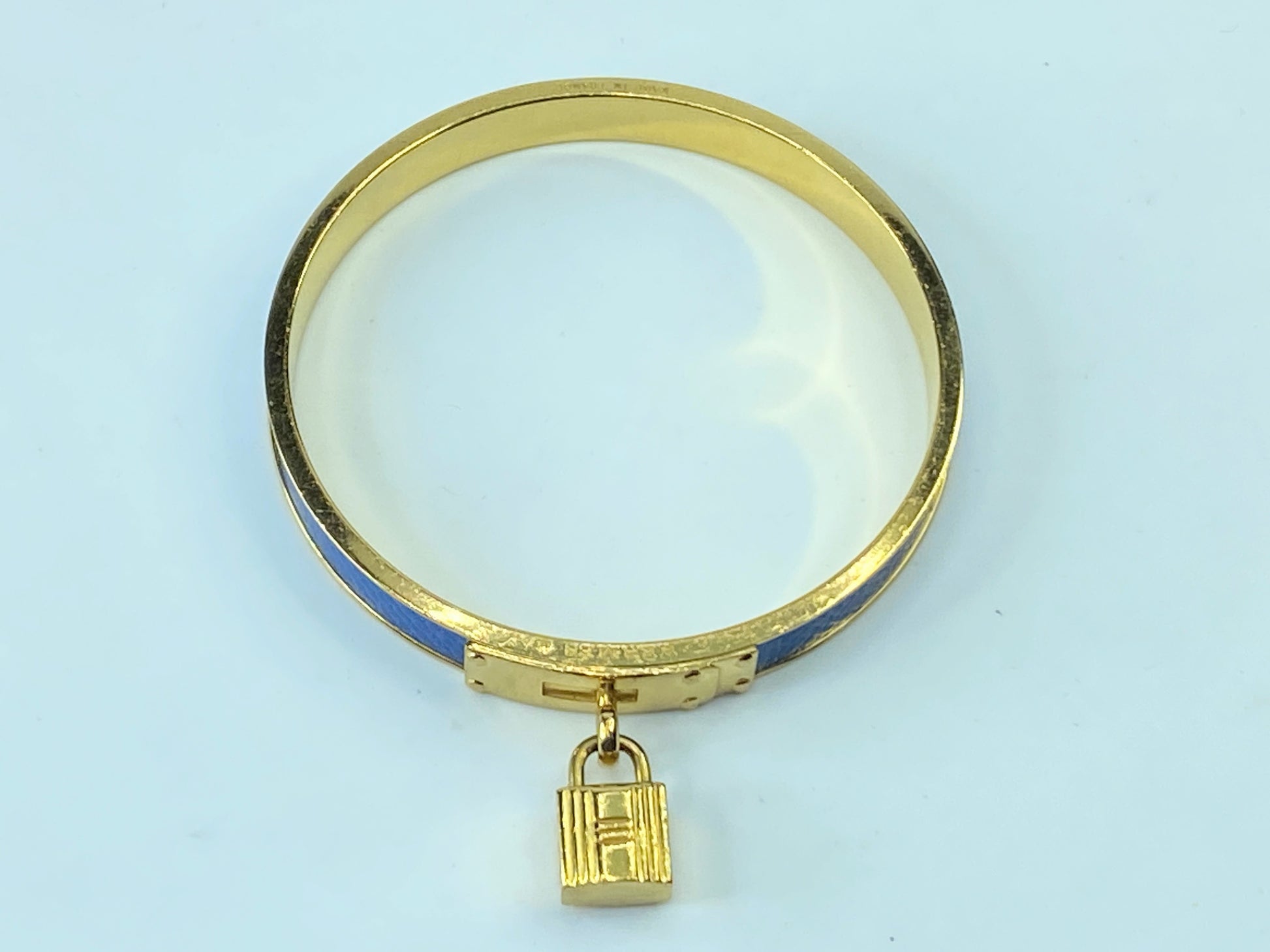 Hermes Courchevel Kelly Lock Cadena Brighton Bleu leather bangle 7.5" GS409