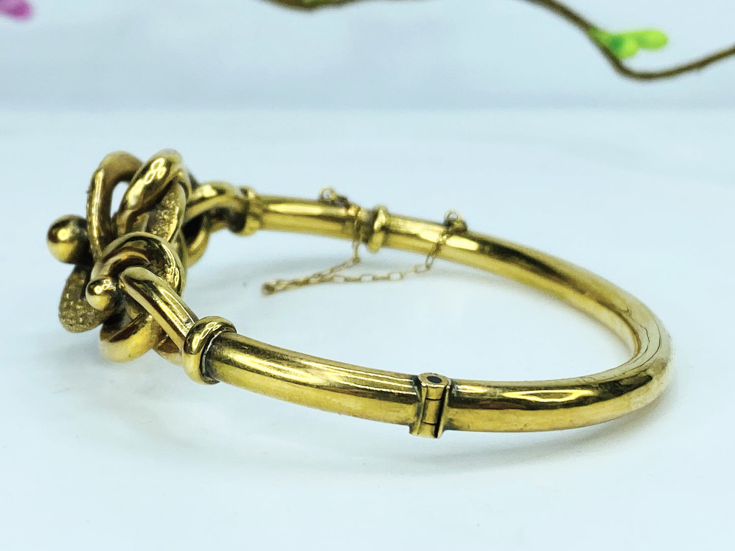 Antique 9ct Gold Textured Lovers Knot Bangle Bracelet in original box JR1031