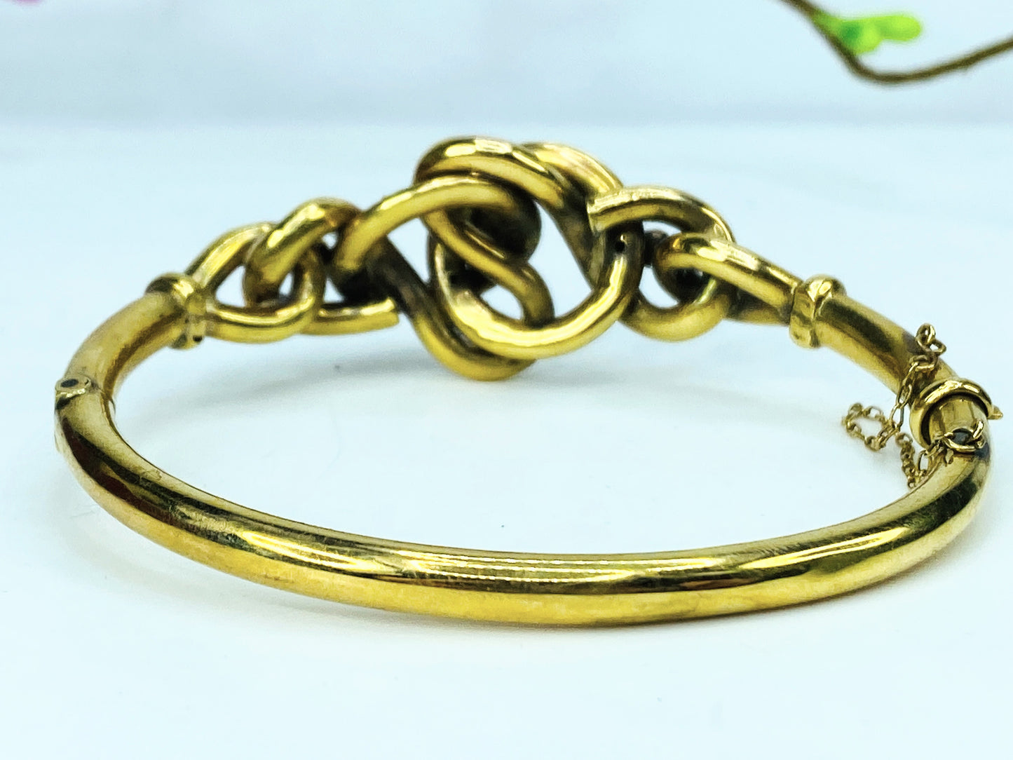 Antique 9ct Gold Textured Lovers Knot Bangle Bracelet in original box JR1031