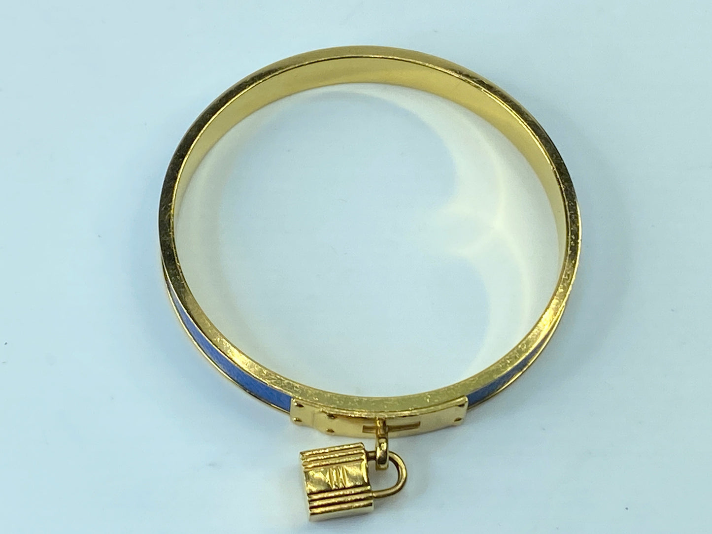 Hermes Courchevel Kelly Lock Cadena Brighton Bleu leather bangle 7.5" GS409