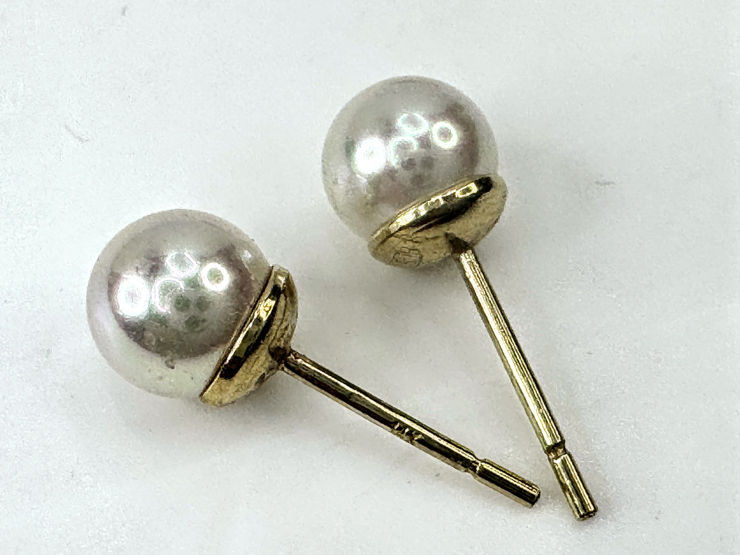 Vintage 1950s 14K Gold Akoya Pearl Stud Earrings 6.05mm Lustrous Pair JR1679